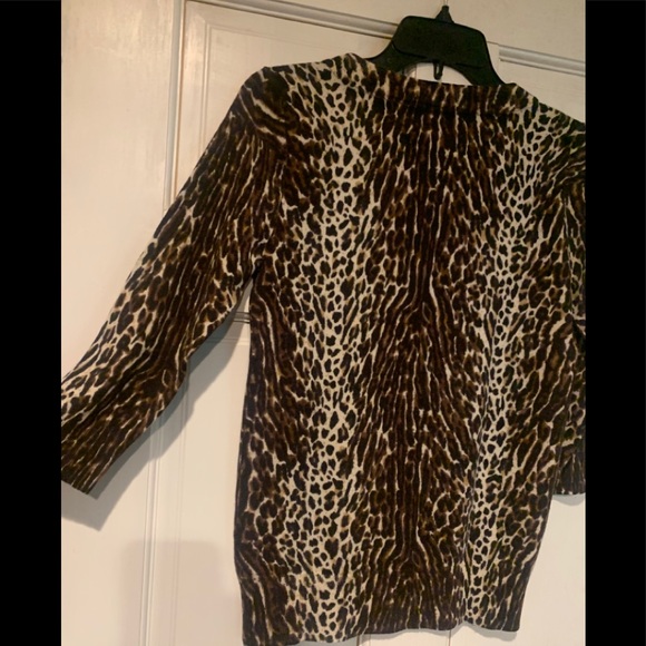 🌼 3/$18.00! J Crew cheetah print merino wool sweater size S - Picture 2 of 5